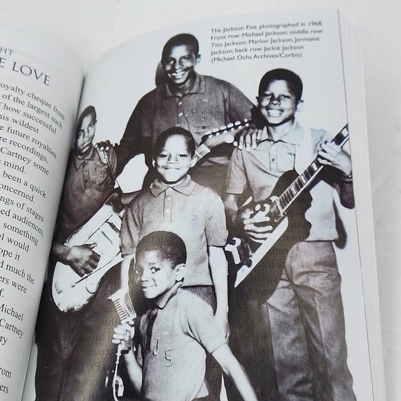 Michael Jackson, 1958-2009 : A Celebration by Graham Betts. - Picture 7 of 12